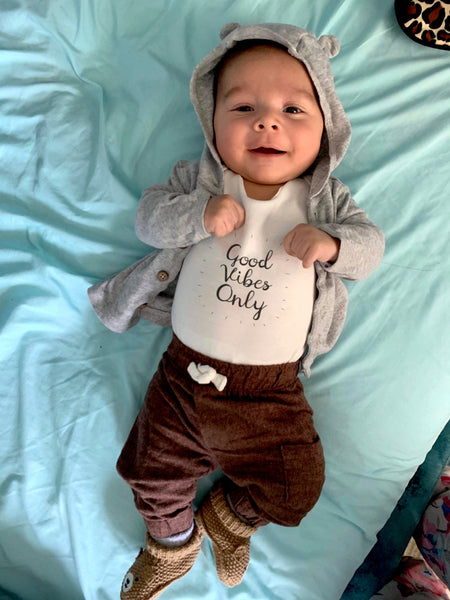 Yoga baby, organic cotton girl boy, good vibes only onesies for babies. Certified organic cotton baby onesie. Baby yoga bodysuit ethically made soft cotton. No latex, skin-friendly. Toddler skin healthy. non-toxic, eco-friendly yoga onesies for babies made with minimal wastage. Good vibe romper, babies enjoy yoga. Comfy. Made to last. Gift for babies. Unisex gender-neutral bodysuit, baby shower gift. Unisex onesie 3, 6, 12 months yoga onesies. White bodies baby clothes. one piece